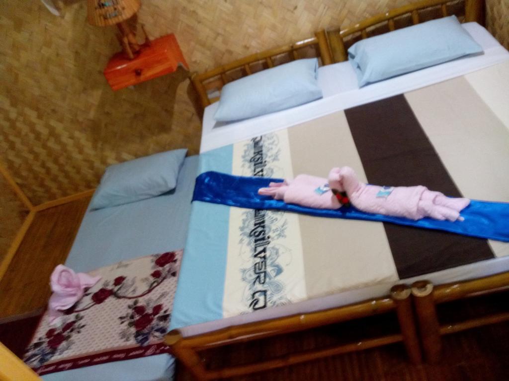 ホテルシャリズ イン エルニド 部屋 写真